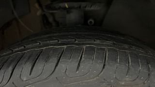 Used 2019 Volkswagen Vento [2015-2019] Highline Petrol AT Petrol Automatic tyres RIGHT FRONT TYRE TREAD VIEW