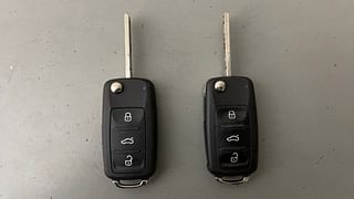 Used 2019 Volkswagen Vento [2015-2019] Highline Petrol AT Petrol Automatic extra CAR KEY VIEW
