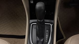 Used 2017 Maruti Suzuki Ciaz [2014-2017] ZXI+ AT Petrol Automatic interior GEAR  KNOB VIEW