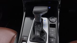 Used 2022 Hyundai Alcazar Signature (O) 7 STR 1.5 Diesel AT Diesel Automatic interior GEAR  KNOB VIEW
