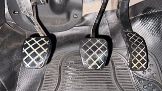 Used 2014 Volkswagen Polo [2010-2014] Highline1.2L (P) Petrol Manual interior PEDALS VIEW