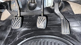 Used 2014 Maruti Suzuki Swift [2011-2017] VDi Diesel Manual interior PEDALS VIEW