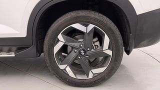 Used 2022 Hyundai Alcazar Signature (O) 7 STR 1.5 Diesel AT Diesel Automatic tyres LEFT REAR TYRE RIM VIEW