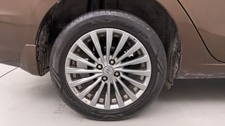 Used 2017 Maruti Suzuki Ciaz [2014-2017] ZXI+ AT Petrol Automatic tyres RIGHT REAR TYRE RIM VIEW