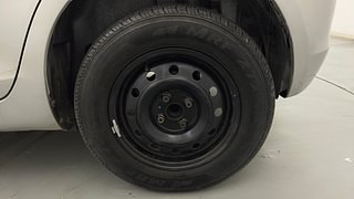 Used 2014 Maruti Suzuki Swift [2011-2017] VDi Diesel Manual tyres LEFT REAR TYRE RIM VIEW