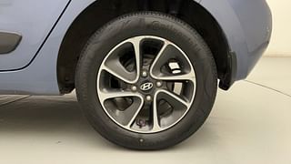 Used 2017 Hyundai Grand i10 [2017-2020] Asta 1.2 Kappa VTVT Petrol Manual tyres LEFT REAR TYRE RIM VIEW