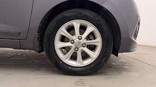 Used 2015 Hyundai Grand i10 [2013-2017] Asta AT 1.2 Kappa VTVT Petrol Automatic tyres RIGHT FRONT TYRE RIM VIEW