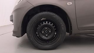 Used 2015 Honda Brio [2011-2016] S MT Petrol Manual tyres LEFT FRONT TYRE RIM VIEW
