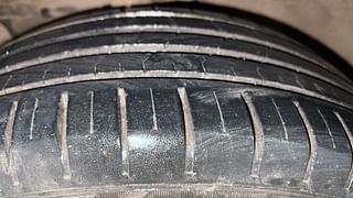 Used 2017 Maruti Suzuki Ciaz [2014-2017] ZXI+ AT Petrol Automatic tyres LEFT FRONT TYRE TREAD VIEW