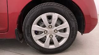 Used 2013 Hyundai Eon [2011-2018] Sportz Petrol Manual tyres RIGHT FRONT TYRE RIM VIEW
