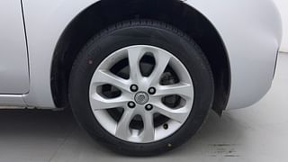 Used 2014 Nissan Micra [2013-2020] XV CVT Petrol Automatic tyres RIGHT FRONT TYRE RIM VIEW