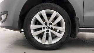 Used 2014 Volkswagen Polo [2010-2014] Highline1.2L (P) Petrol Manual tyres LEFT FRONT TYRE RIM VIEW