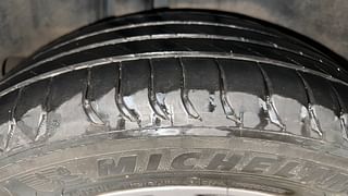 Used 2017 maruti-suzuki Ciaz Alpha Petrol Petrol Manual tyres RIGHT REAR TYRE TREAD VIEW