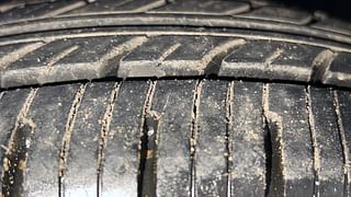 Used 2014 Hyundai i10 [2010-2016] Era Petrol Petrol Manual tyres RIGHT FRONT TYRE TREAD VIEW