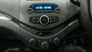 Used 2015 Chevrolet Beat [2014-2017] LT Petrol Petrol Manual interior MUSIC SYSTEM & AC CONTROL VIEW
