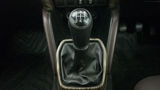 Used 2022 Maruti Suzuki Grand Vitara Alpha Smart Hybrid Petrol Manual interior GEAR  KNOB VIEW