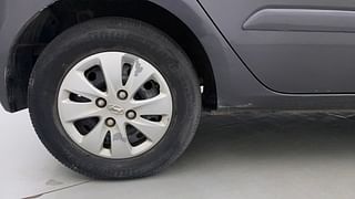 Used 2012 Hyundai i10 [2010-2016] Sportz 1.2 Petrol Petrol Manual tyres RIGHT REAR TYRE RIM VIEW