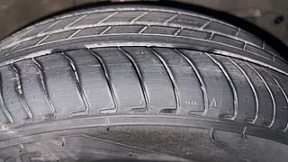 Used 2016 Honda City [2014-2017] V Diesel Diesel Manual tyres RIGHT FRONT TYRE TREAD VIEW