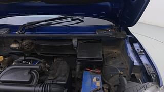 Used 2018 Renault Kwid [2017-2019] CLIMBER 1.0 Petrol Manual engine ENGINE LEFT SIDE HINGE & APRON VIEW