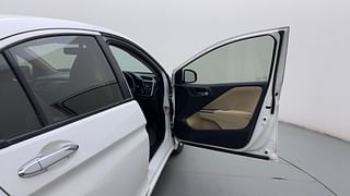 Used 2016 Honda City [2014-2017] V Diesel Diesel Manual interior RIGHT FRONT DOOR OPEN VIEW