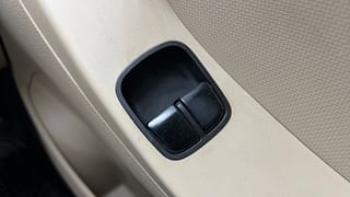 Used 2016 Hyundai Eon [2011-2018] Era + Petrol Manual top_features Power windows