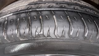 Used 2010 Ford Figo [2010-2015] Duratec Petrol Titanium 1.2 Petrol Manual tyres RIGHT FRONT TYRE TREAD VIEW