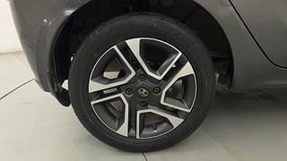Used 2020 Tata Tiago XZA+ AMT Petrol Automatic tyres RIGHT REAR TYRE RIM VIEW