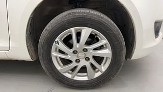 Used 2011 Maruti Suzuki Swift [2011-2015] ZXi ABS Petrol Manual tyres RIGHT FRONT TYRE RIM VIEW