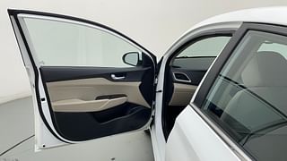 Used 2019 Hyundai Verna [2017-2020] 1.6 CRDI SX Diesel Manual interior LEFT FRONT DOOR OPEN VIEW