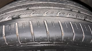 Used 2016 Hyundai Creta [2015-2018] 1.6 SX Plus Petrol Petrol Manual tyres RIGHT FRONT TYRE TREAD VIEW