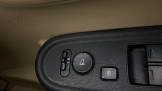 Used 2015 Honda Amaze [2013-2016] 1.2 S i-VTEC Petrol Manual top_features Adjustable ORVM