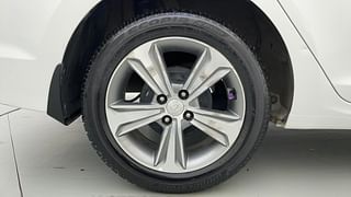 Used 2019 Hyundai Verna [2017-2020] 1.6 CRDI SX Diesel Manual tyres RIGHT REAR TYRE RIM VIEW