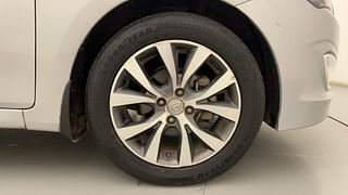 Used 2017 Hyundai Fluidic Verna 4S [2015-2017] 1.6 VTVT SX Opt Petrol Manual tyres RIGHT FRONT TYRE RIM VIEW