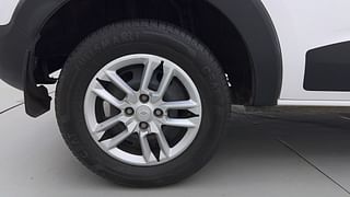 Used 2020 Renault Triber [2019-2021] RXL AMT Petrol Automatic tyres RIGHT REAR TYRE RIM VIEW
