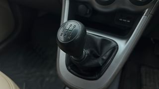 Used 2010 Hyundai i10 [2010-2016] Sportz 1.2 Petrol Petrol Manual interior GEAR  KNOB VIEW