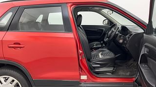 Used 2018 Maruti Suzuki Vitara Brezza [2016-2020] VDi Diesel Manual interior RIGHT SIDE FRONT DOOR CABIN VIEW