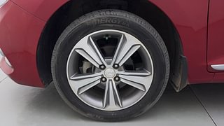 Used 2018 Hyundai Verna [2017-2020] 1.6 VTVT SX (O) AT Petrol Automatic tyres LEFT FRONT TYRE RIM VIEW