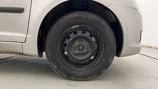 Used 2010 Maruti Suzuki Swift [2007-2011] VXi Petrol Manual tyres RIGHT FRONT TYRE RIM VIEW