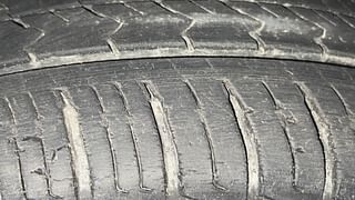 Used 2018 Maruti Suzuki Vitara Brezza [2016-2020] VDi Diesel Manual tyres RIGHT FRONT TYRE TREAD VIEW