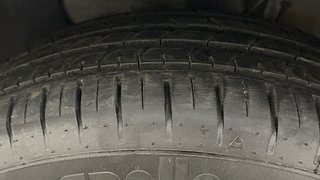 Used 2016 Hyundai Elite i20 [2014-2018] Asta 1.2 Petrol Manual tyres LEFT FRONT TYRE TREAD VIEW