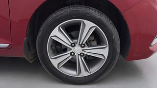 Used 2018 Hyundai Verna [2017-2020] 1.6 VTVT SX (O) AT Petrol Automatic tyres RIGHT FRONT TYRE RIM VIEW