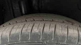 Used 2017 Maruti Suzuki Ignis [2017-2020] Delta AMT Petrol Petrol Automatic tyres RIGHT REAR TYRE TREAD VIEW