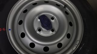 Used 2020 Maruti Suzuki Swift [2017-2021] LXI Petrol Manual tyres SPARE TYRE VIEW