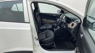 Used 2019 Hyundai Grand i10 [2017-2020] Sportz 1.2 Kappa VTVT Petrol Manual interior RIGHT SIDE FRONT DOOR CABIN VIEW