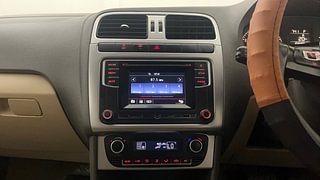 Used 2016 Volkswagen Vento [2015-2019] Highline Petrol AT Petrol Automatic interior MUSIC SYSTEM & AC CONTROL VIEW