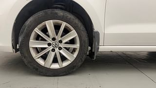 Used 2016 Volkswagen Vento [2015-2019] Highline Petrol AT Petrol Automatic tyres LEFT FRONT TYRE RIM VIEW