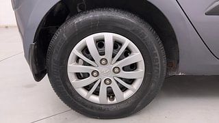 Used 2014 hyundai i10 Sportz 1.1 Petrol Petrol Manual tyres RIGHT REAR TYRE RIM VIEW