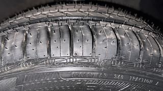 Used 2019 Hyundai Grand i10 [2017-2020] Sportz 1.2 Kappa VTVT Petrol Manual tyres RIGHT FRONT TYRE TREAD VIEW