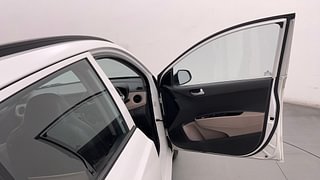Used 2018 Hyundai Grand i10 [2017-2020] Sportz 1.2 Kappa VTVT Petrol Manual interior RIGHT FRONT DOOR OPEN VIEW