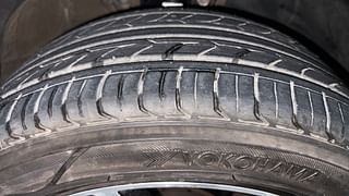 Used 2015 Volkswagen Polo [2015-2019] Highline1.2L (P) Petrol Manual tyres RIGHT FRONT TYRE TREAD VIEW